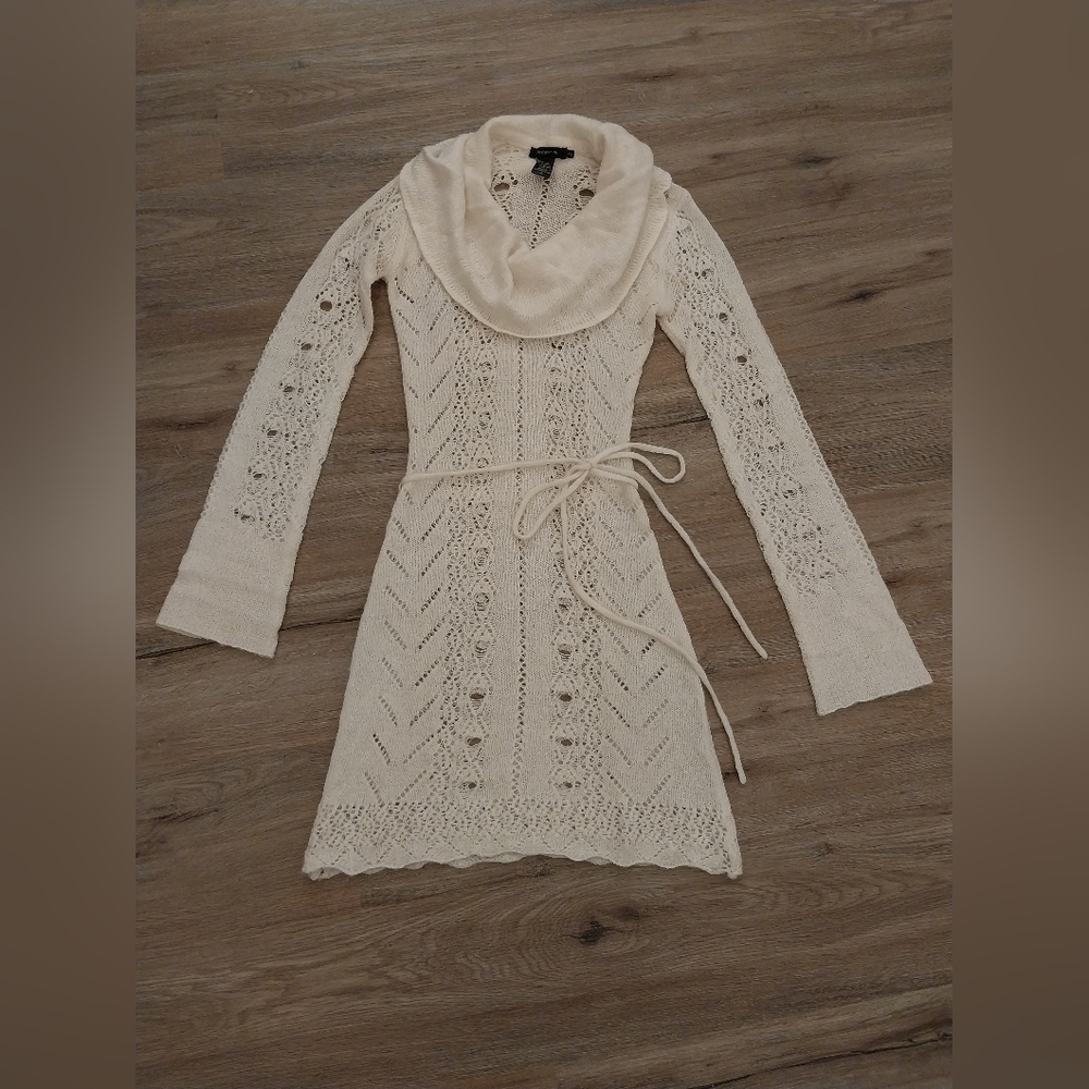 Arden B. white cowl neck long sweater with detachable thin knit belt
